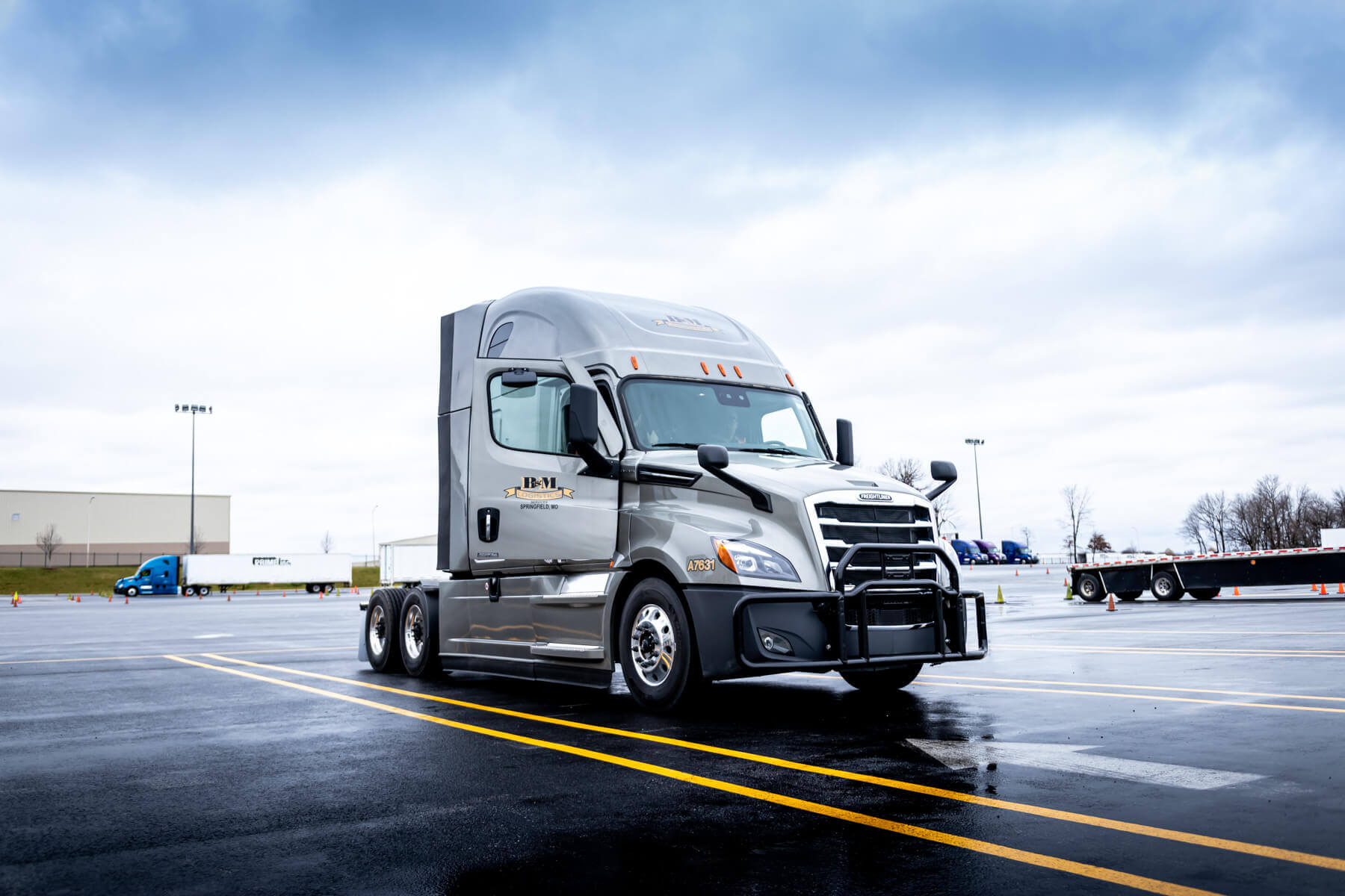 Logistics & Transportation Trucking Services in Springfield, Missouri